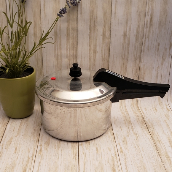 Mirro Kitchen Vintage Mirro Pressure Cooker Aluminum 4 Quart Pot